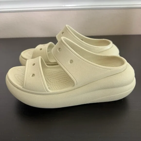 CROCS Cream Sandals - Picture 4 of 8